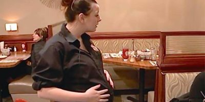Pregnant Server Gives Policeman His Check, What He Does Leaves Her Crying Pregnant Server Gives Policeman His Check, What He Does Leaves Her Crying
