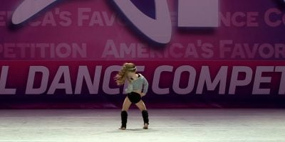 5-year-old girl amazes everyone with her dancing skill. 5-year-old girl amazes everyone with her dancing skill.