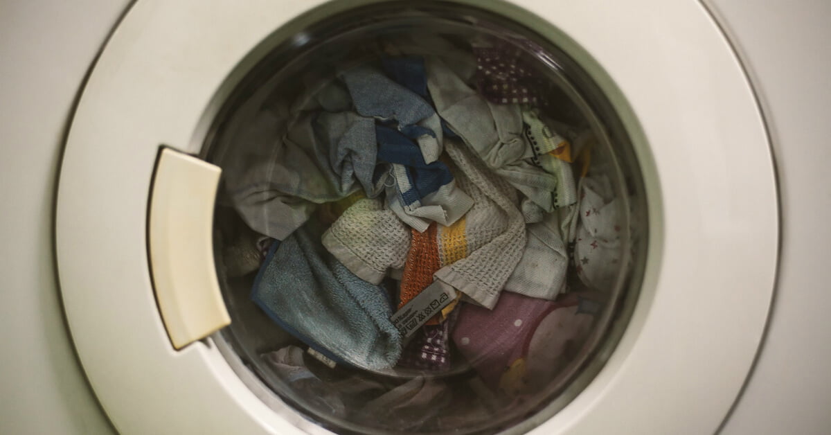 How To Remove The Bad Smell That Your Clothes Might Have After You