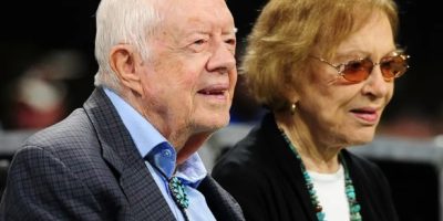 The former president Jimmy Carter lives in a house worth $210,000 and shops at the local Dollar General The former president Jimmy Carter lives in a house worth $210,000 and shops at the local Dollar General