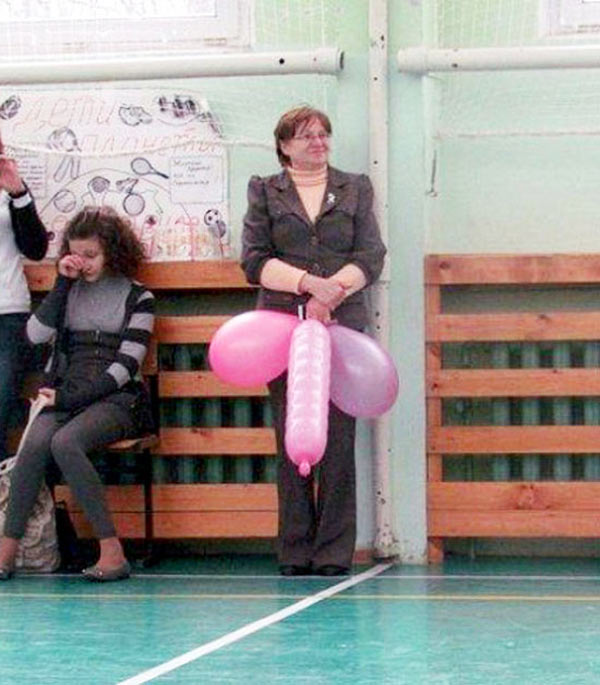 prove-dirty-mind-woman-hold-balloons-dick-balls