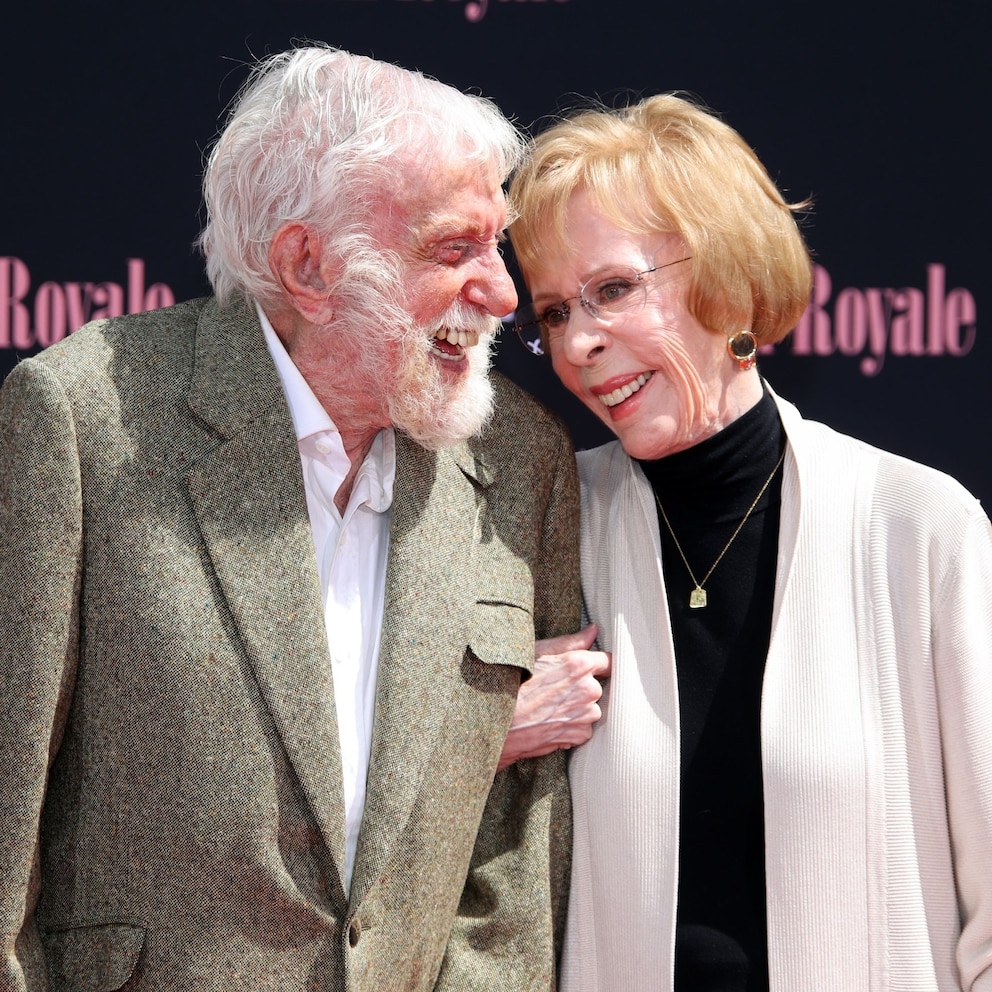 Dick Van Dyke, Jimmy Kimmel and more support Carol Burnett at Hollywood event: Photos - ABC News